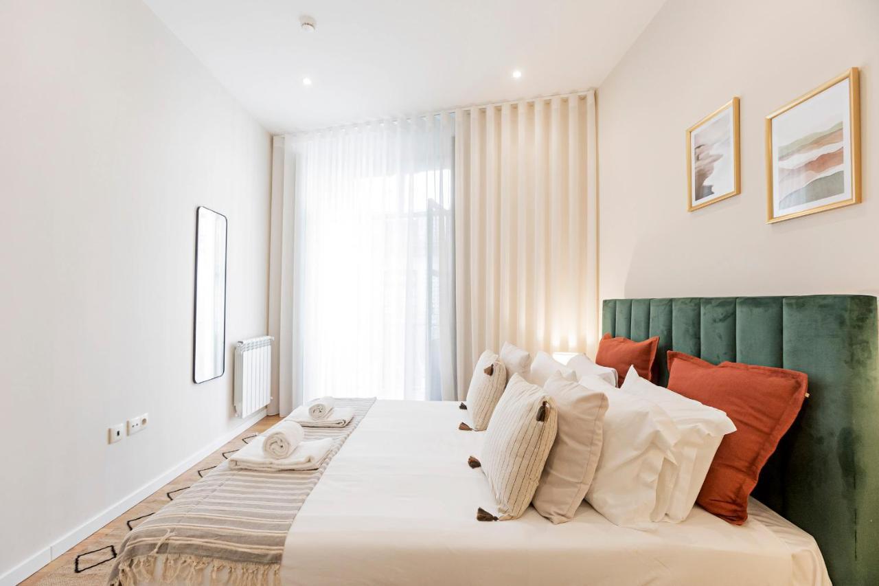 Brand New 4Br W/ 200Yrs Of History In Central Porto By Lovelystay ภายนอก รูปภาพ